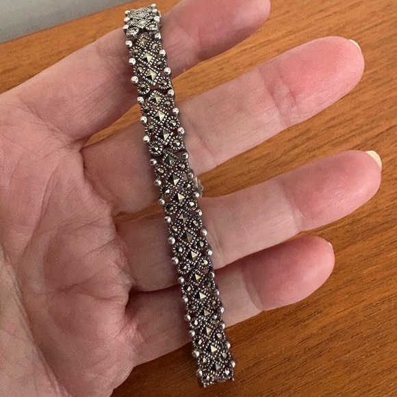 Beautiful Sterling Silver Marcasite Bracelet - Picture 1 of 11